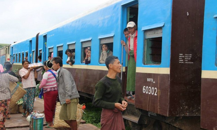 Train pour Kalaw - Birmanie