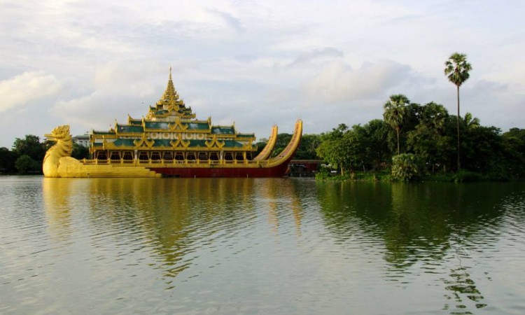 barge royale parc karaweik - Yangon - Birmanie