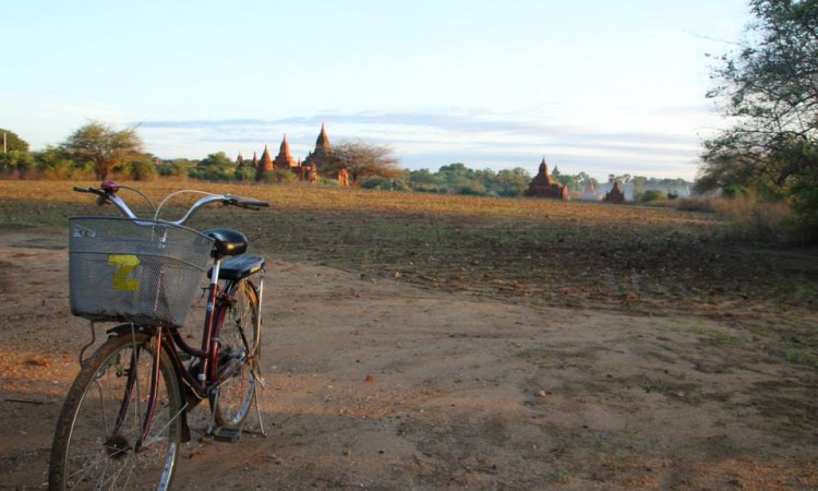 Pagode schwezigon old bagan - Birmanie