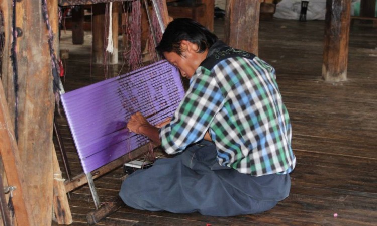 Artisanat soie- Lac Inle - Birmanie