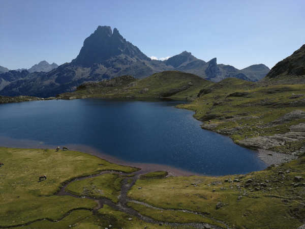 lac Gentau pendant la randonnée des lacs d'ayous dans les Pyrénées